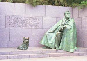 Statue of FDR with his dog.